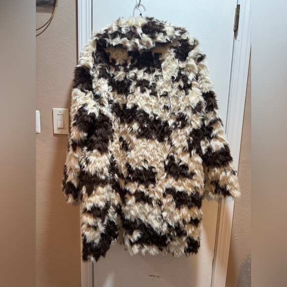 Preowned Anthropologie Cow Print Faux Fur Coat Size M - Picture 6 of 15